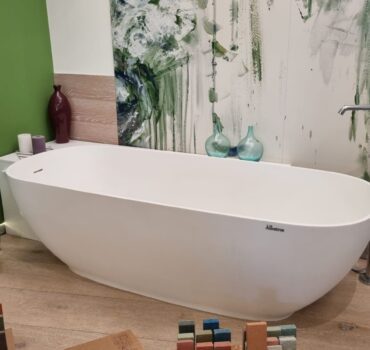€2730.00 + iva Vasca Freestand