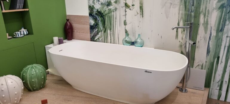 €2730.00 + iva Vasca Freestand