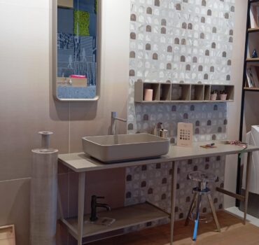 €900+iva Cm 180 p.45 consolle marmoresina lavabo/trucco